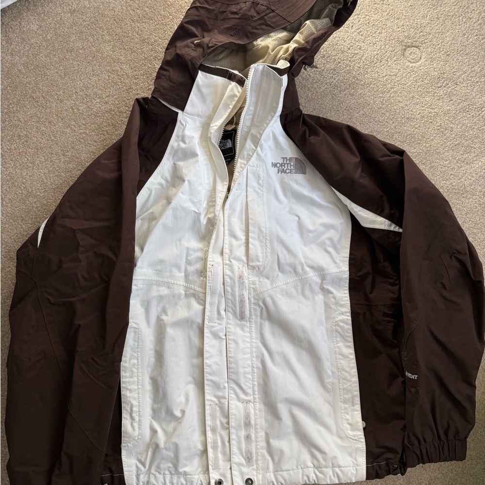 The North Face Women’s Hyvent jacket